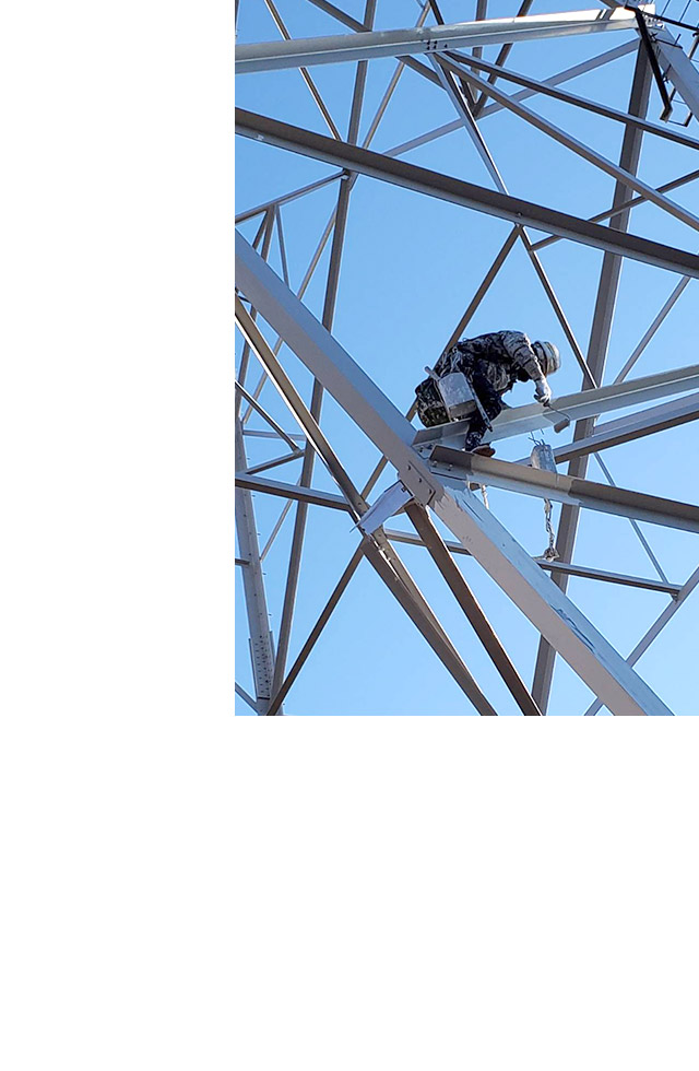 地上では味わえない“仕事の誇り”がある　未経験から飛び込める鉄塔塗装の世界